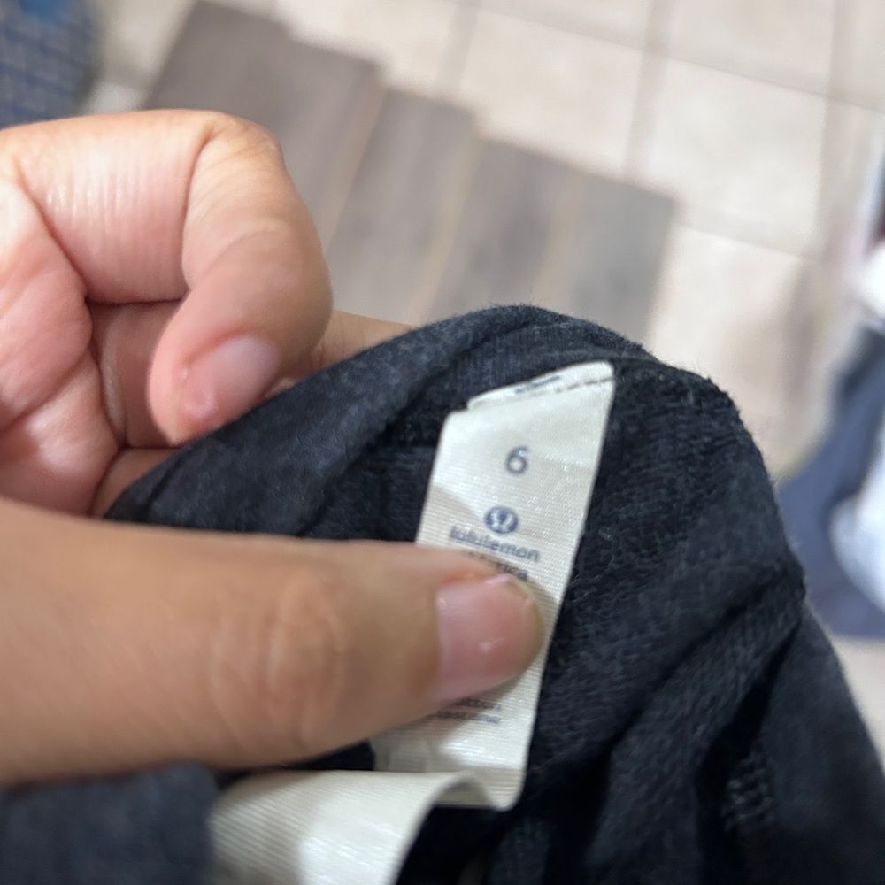 Lululemon Sweatshirt Top - Picture 2 of 3